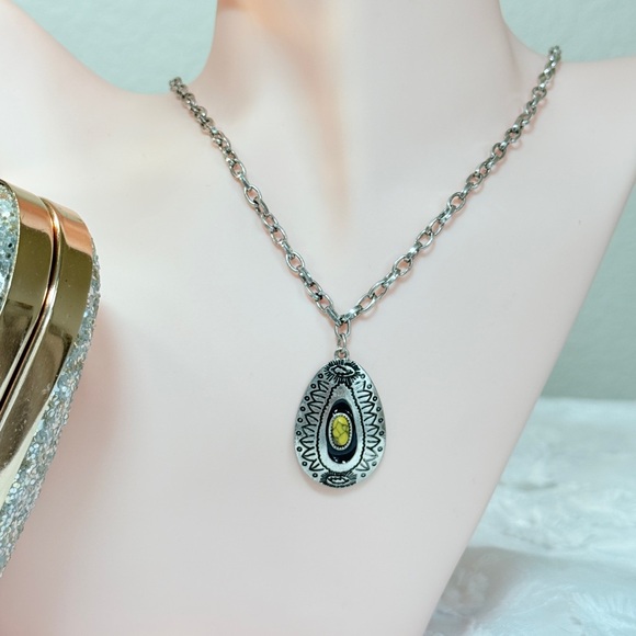 ⚜️ Western Silver and Yellow Pendant Necklace - Picture 3 of 5